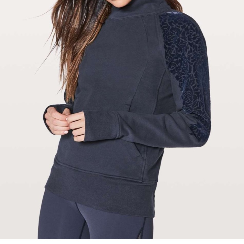 Lululemon floral flock pullover size 6